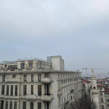Li Pera Istambul